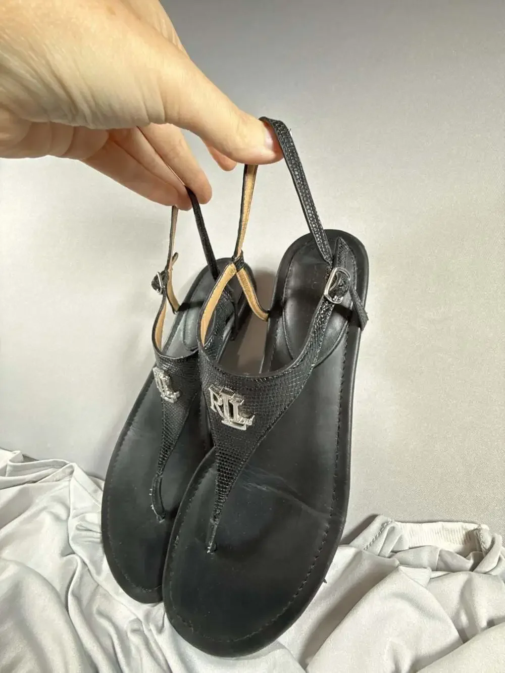 Lauren Ralph Lauren Black Crosshatch Leather Ellington Thong Sandals 9